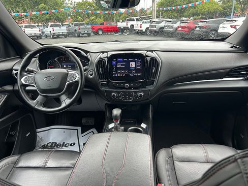 Used 2023 Chevrolet Traverse RS FWD image 32