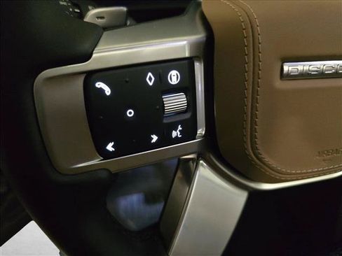 New 2026 Land Rover Discovery Limited Edition AWD/4WD image 18