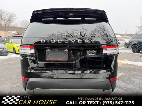 Used 2018 Land Rover Discovery SE image 13