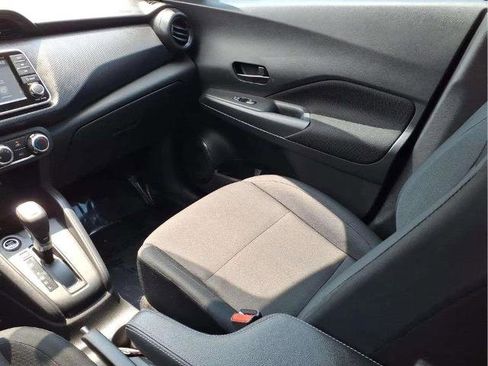Certified 2025 Nissan Kicks Play S image 13