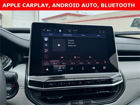 Used 2024 Jeep Compass Limited image 3