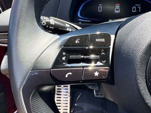 Certified 2025 Hyundai Elantra Sport FWD image 17