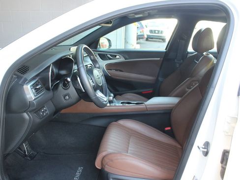 Used 2021 Genesis G70 3.3T RWD image 13