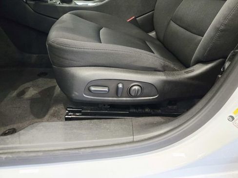 Used 2025 Chevrolet Malibu LT FWD image 30