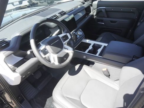 New 2025 Land Rover Defender 130 S image 18