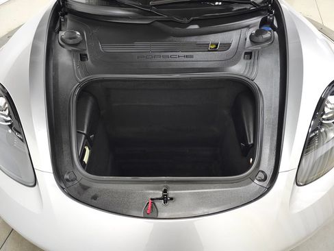 Used 2018 Porsche 718 Boxster RWD image 4