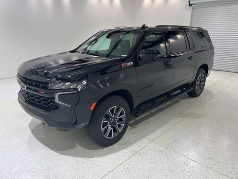 Used 2023 Chevrolet Suburban Z71 w/ Luxury Package image 8