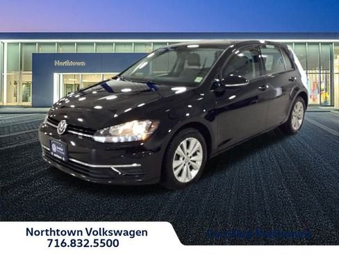 Used 2020 Volkswagen Golf 4-Door image 3