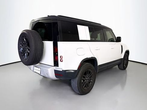 Used 2025 Land Rover Defender 110 S AWD/4WD image 5