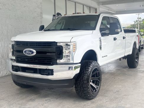 Used 2019 Ford F250 XL w/ Power Equipment Group AWD/4WD image 3