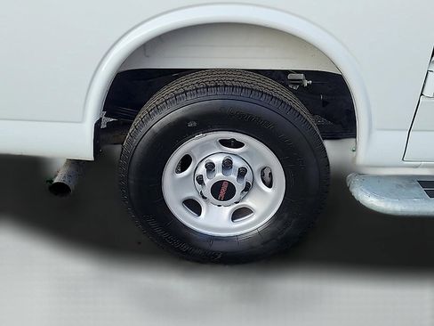 Used 2025 GMC Savana 2500 w/ Driver Convenience Package RWD image 9