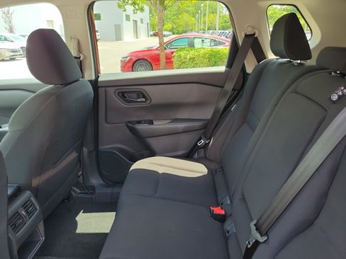 Used 2025 Nissan Rogue S FWD image 12
