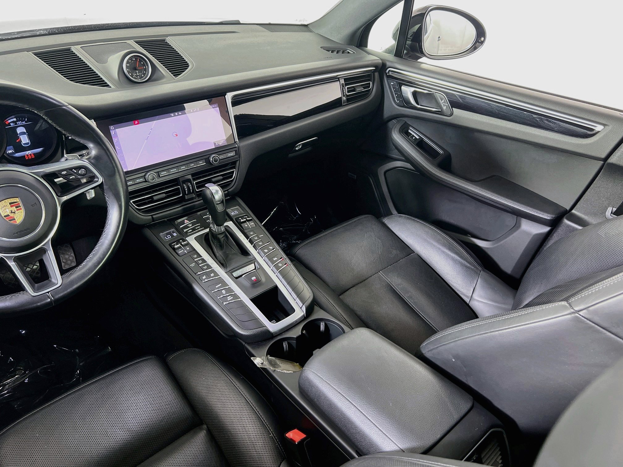 Used 2020 Porsche Macan AWD/4WD image 24