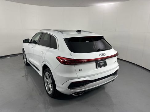 Used 2025 Audi Q5 Premium Plus w/ Premium Plus image 5