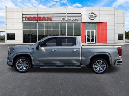 Used 2023 GMC Sierra 1500 SLT w/ SLT Premium Package AWD/4WD image 6