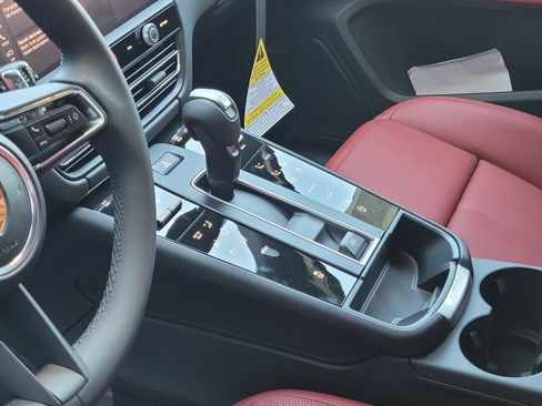 New 2026 Porsche Macan AWD/4WD image 21
