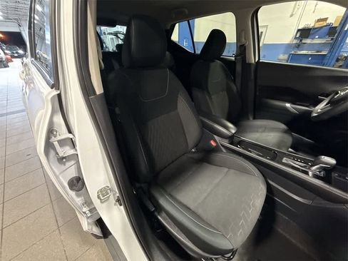 Used 2023 Nissan Kicks SV image 16