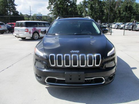 Used 2017 Jeep Cherokee Limited w/ Luxury Group FWD image 6