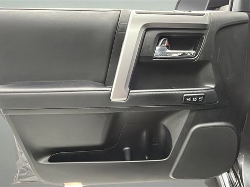 Used 2022 Toyota 4Runner Limited image 12