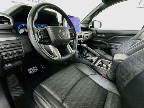 Used 2024 Toyota Tacoma TRD Sport w/ TRD Sport Premium Package AWD/4WD image 7