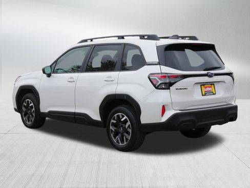 Used 2025 Subaru Forester Premium AWD/4WD image 5