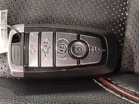 Used 2024 Ford F250 Lariat w/ Chrome Package image 25