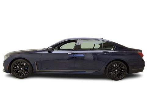 Used 2022 BMW 740i w/ M Sport Package image 12