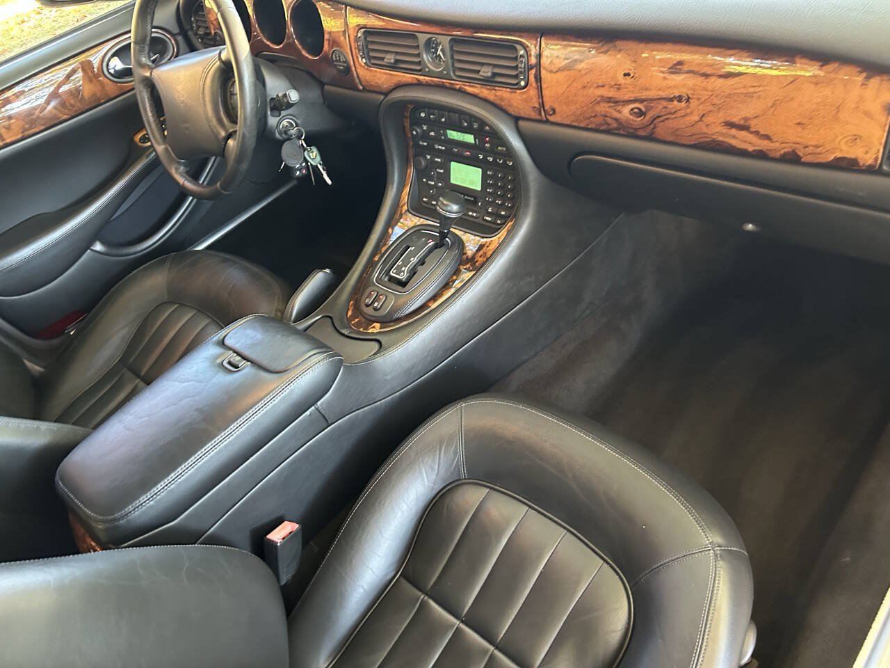 Used 2000 Jaguar XJ8 RWD image 9