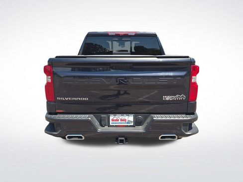 Used 2023 Chevrolet Silverado 1500 High Country w/ High Country Premium Package AWD/4WD image 4