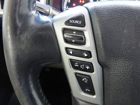 Used 2017 Nissan Titan SV image 23