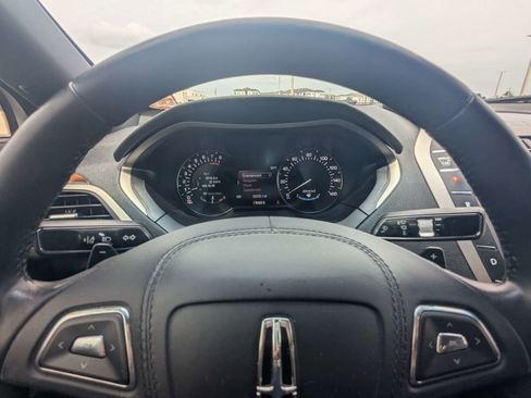 Used 2020 Lincoln MKZ Reserve w/ Monochromatic Package FWD image 32
