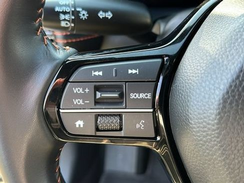 Used 2025 Honda HR-V Sport image 11