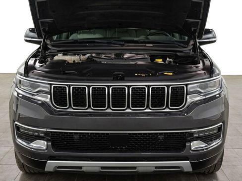 Used 2023 Jeep Wagoneer L Series II AWD/4WD image 3