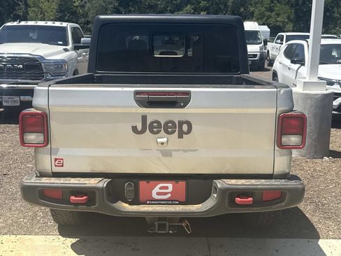 Used 2022 Jeep Gladiator Rubicon w/ Trailer Tow Package AWD/4WD image 7
