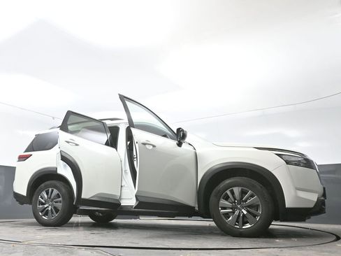 Used 2024 Nissan Pathfinder SV image 78