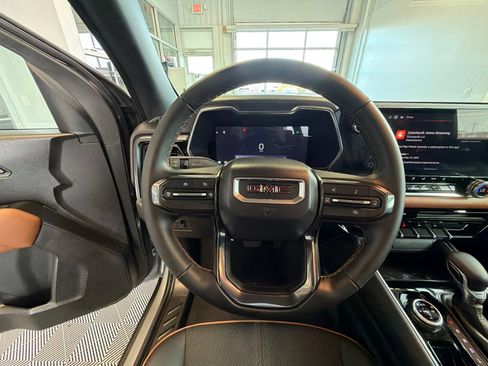 Used 2026 GMC Canyon AT4 AWD/4WD image 17