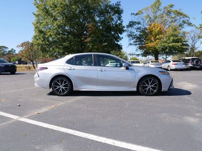 Used 2022 Toyota Camry SE w/ Convenience Package