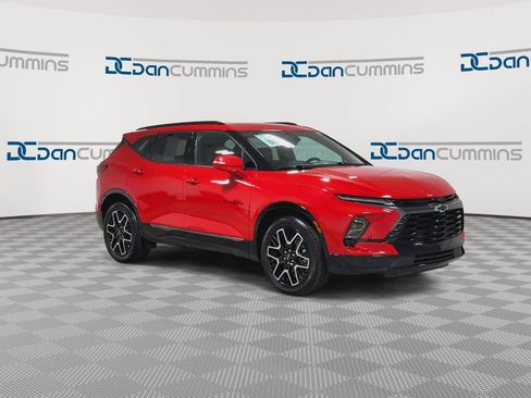 Used 2023 Chevrolet Blazer RS w/ Enhanced Convenience Package FWD image 2
