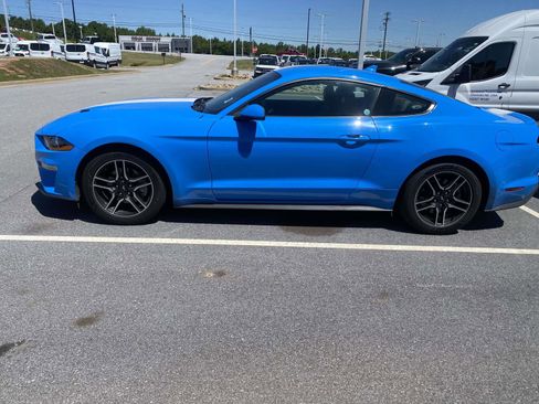 Certified 2022 Ford Mustang Premium RWD image 4