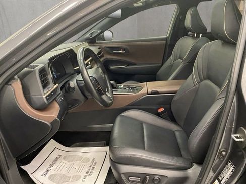 Used 2023 Toyota Crown AWD/4WD image 8