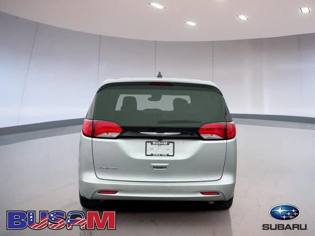 Used 2024 Chrysler Voyager LX FWD image 5