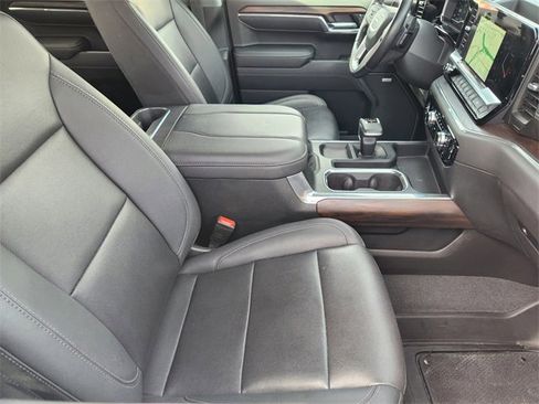 Used 2023 GMC Sierra 1500 SLT image 14
