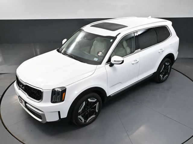 Used 2024 Kia Telluride EX w/ EX Captain's Chair Package AWD/4WD image 63