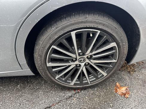 Used 2024 Lexus ES 300h w/ Premium Package image 5