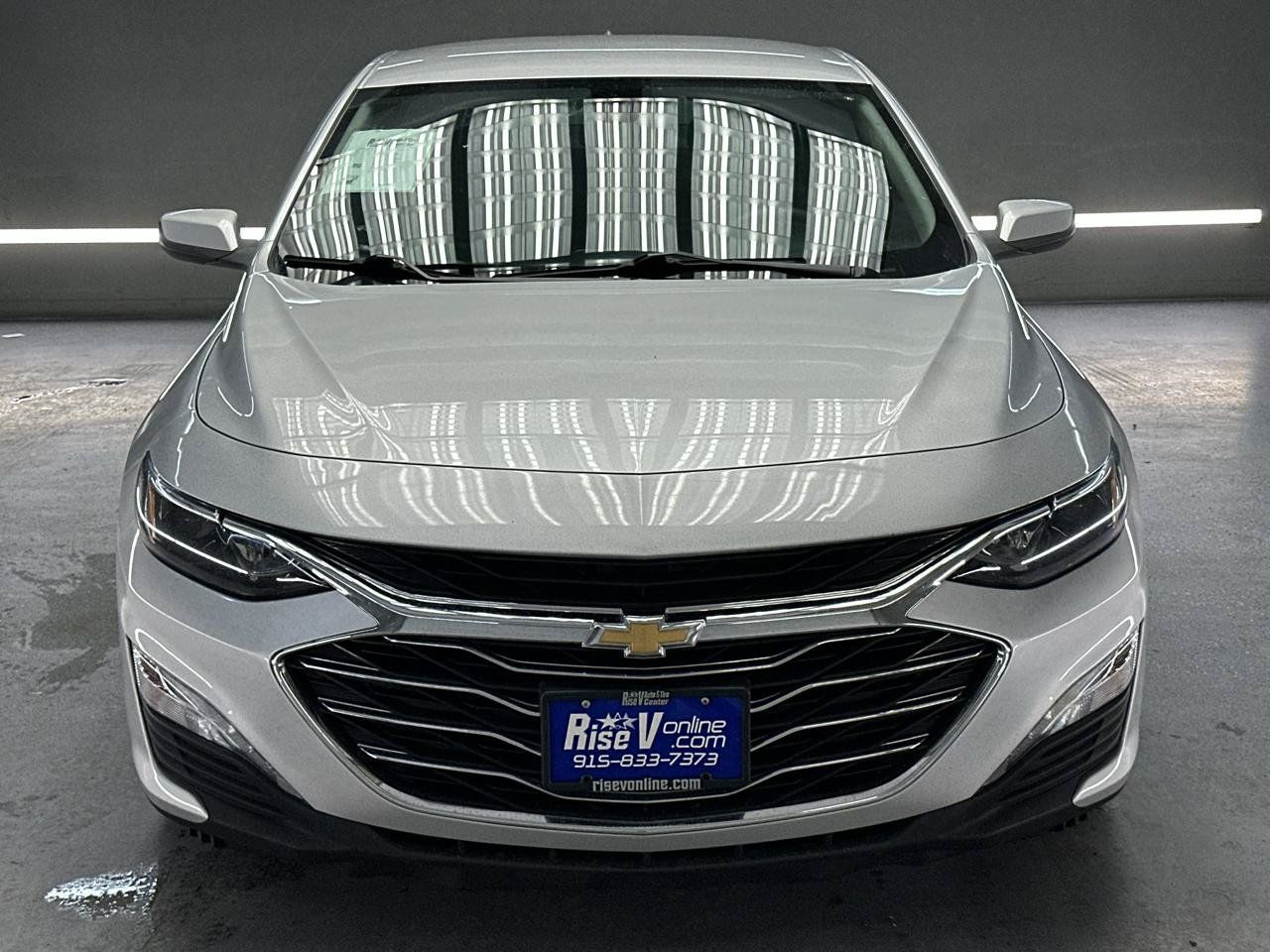 Used 2022 Chevrolet Malibu LT FWD image 2