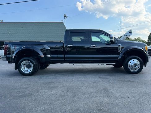 Used 2017 Ford F450 Lariat w/ Lariat Ultimate Package AWD/4WD image 4