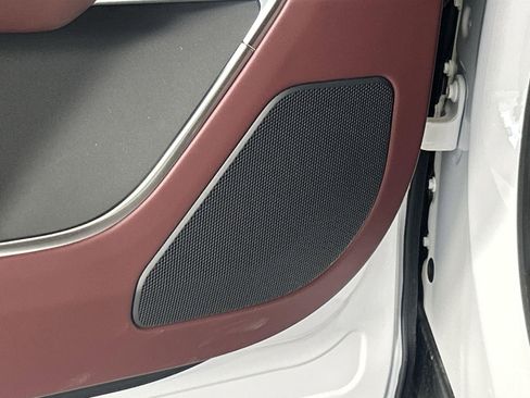 New 2025 Land Rover Range Rover SE image 22