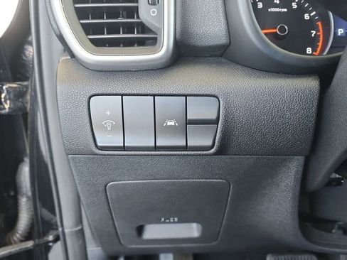 Used 2020 Kia Sportage LX image 16