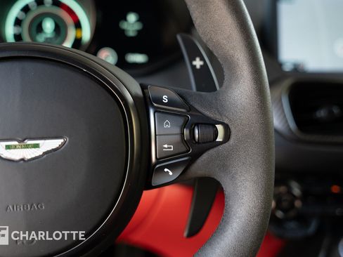 Used 2022 Aston Martin V8 Vantage Coupe RWD image 20