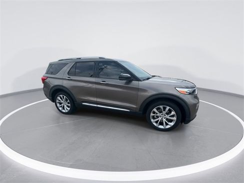 Certified 2021 Ford Explorer Platinum w/ Equipment Group 601A image 13